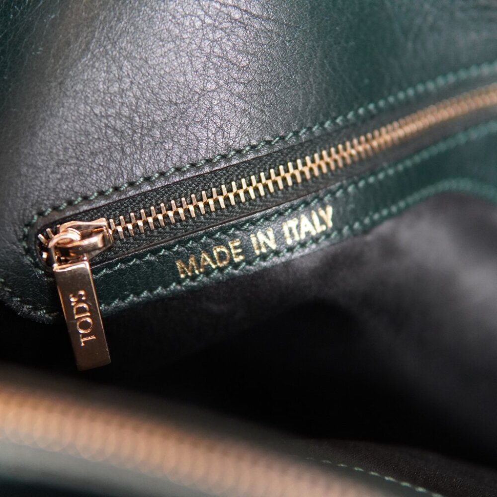 Tod’s Green Soft Leather 2-Way Shoulder Bag Handbag with Strap - Picture 7 of 15